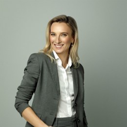 耀才证券金融(01428)：与有关部门的收购流程正按计划推进