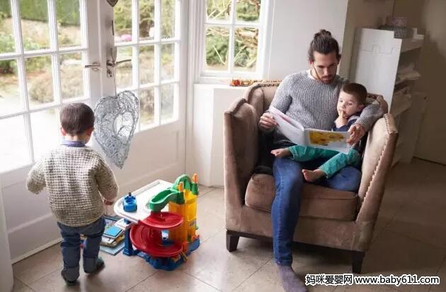 美国消费电子支出现“脆弱曙光”？摩根士丹利警告：信心恶化和返校季疲软可能限制行业复苏