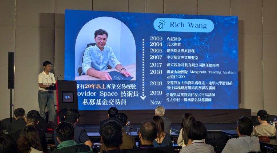 强化路灯维护 护航赶考路