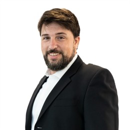 在尽心尽力中树牢为民情怀——贯彻落实市两会精神系列评论之三