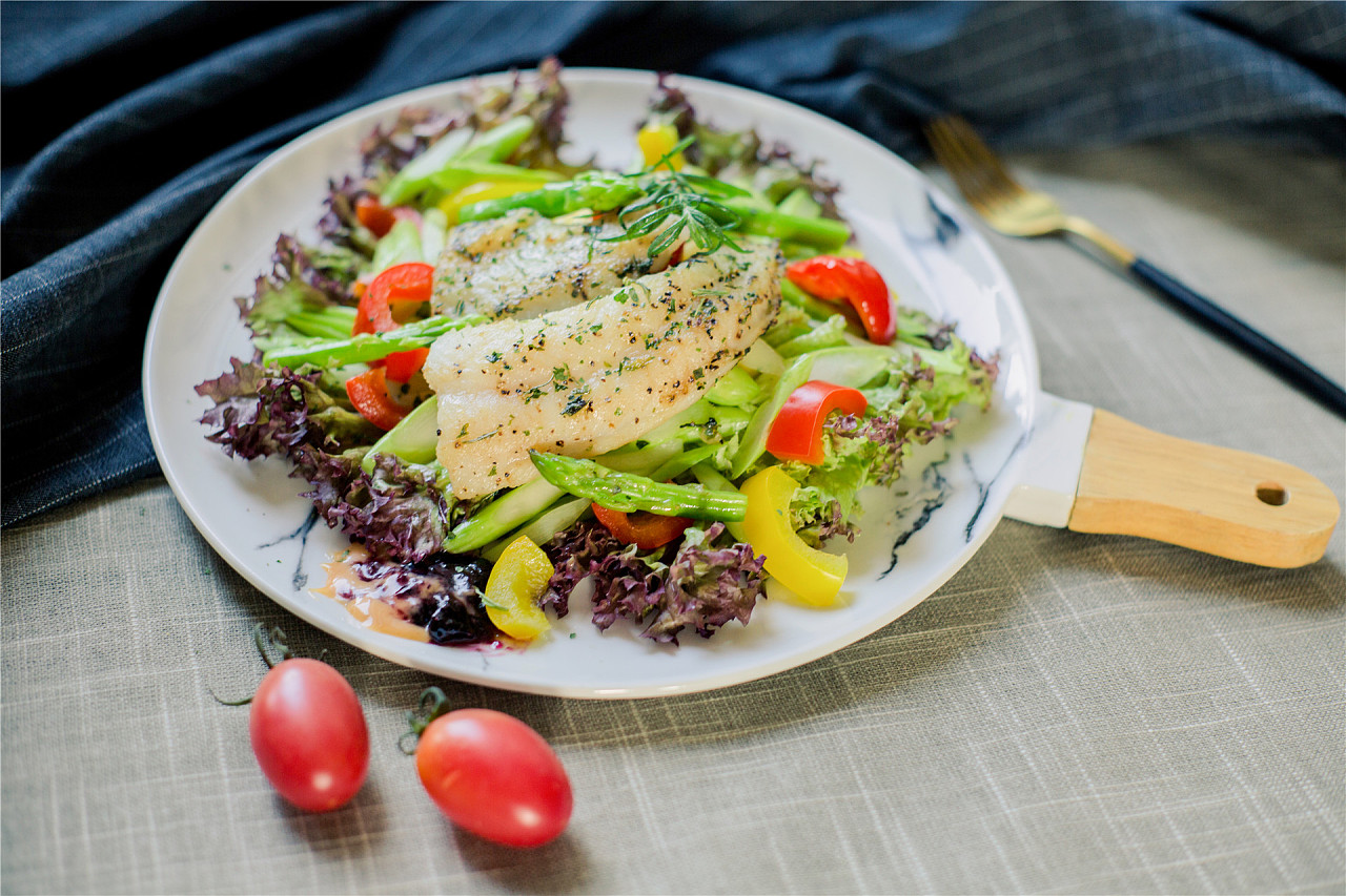 耀才证券金融(01428)：与有关部门的收购流程正按计划推进